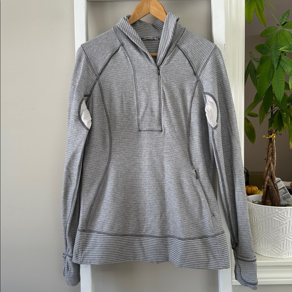 Lululemon Think Fast Pullover in Mini Check Pique White Heathered Slate / White